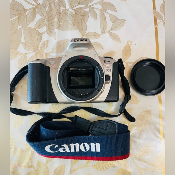 VTG Canon EOS Rebel 2000 35mm SLR Film Camera Body With Strap - Picture 2 of 7